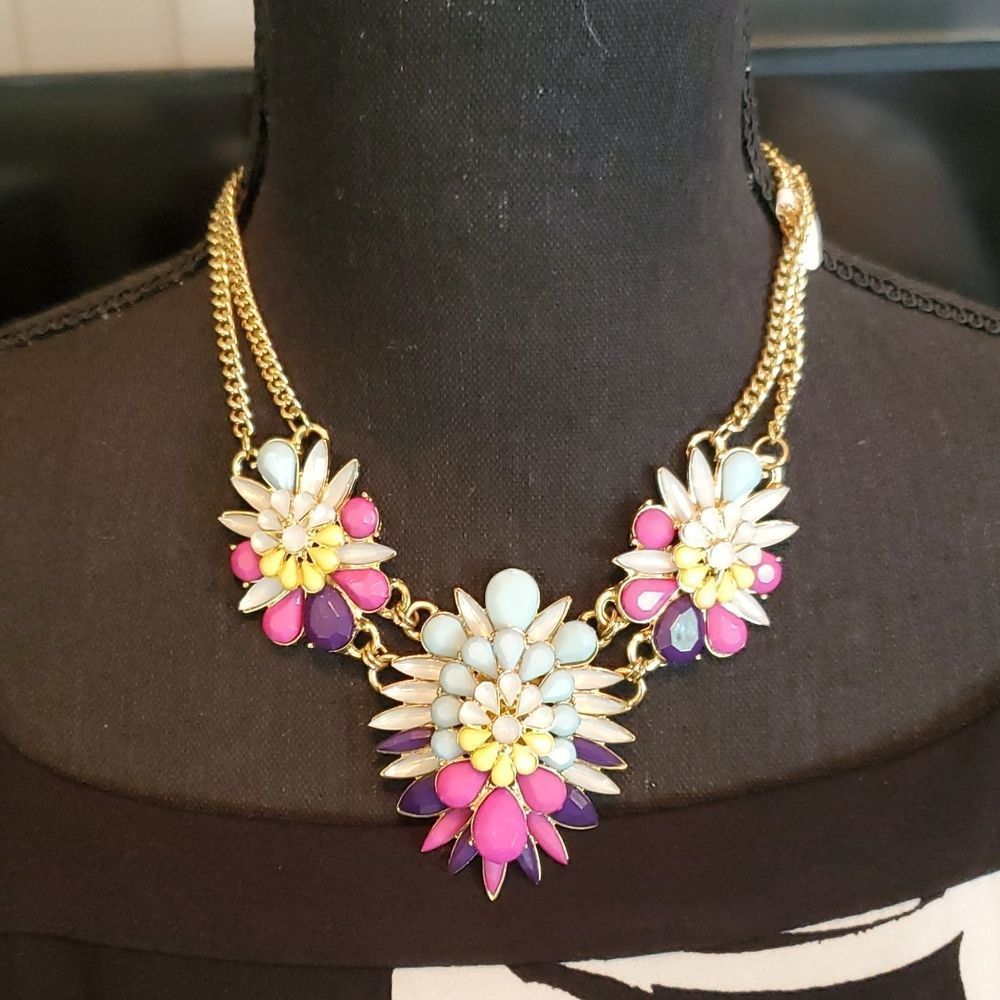 Cara New York Multi-Color 3 Cluster Rhinestone Gold-Tone Necklace 14" EC.